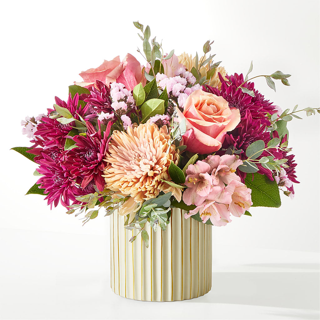 Berry Cobbler Bouquet with Ivory Vase – Beantown Florist, Everett MA