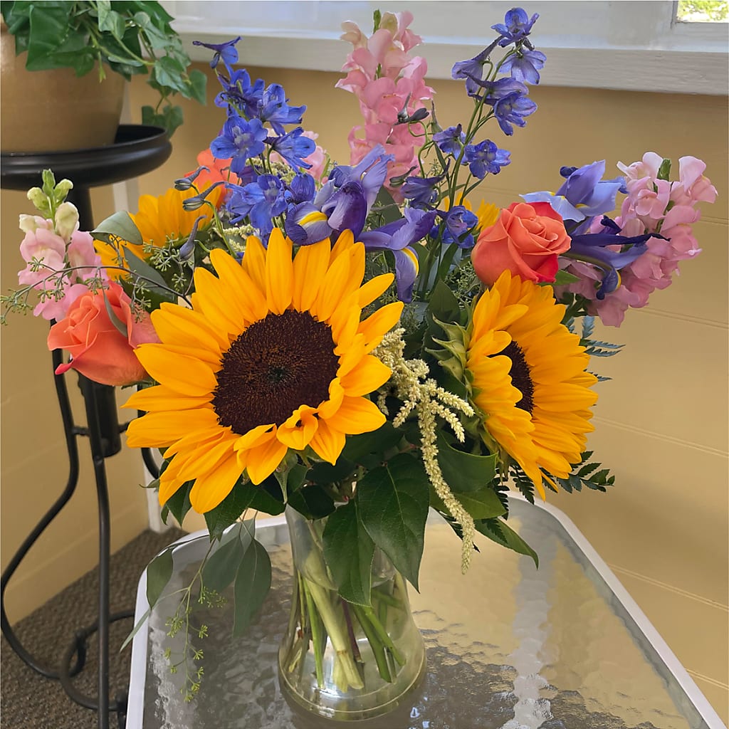 Rays of Life Bouquet –  Beantown Florist, Everett MA