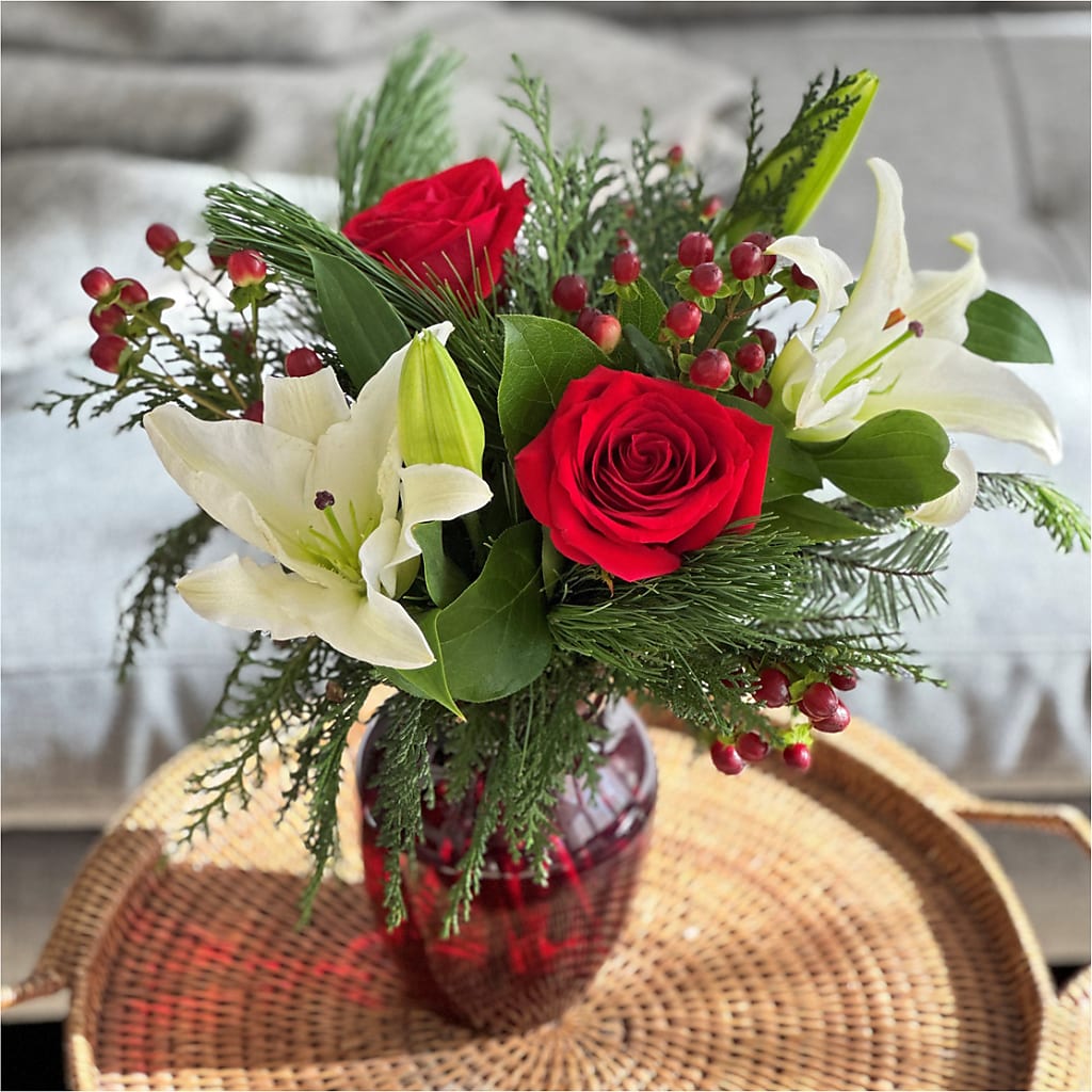 Evergreen Delight Bouquet –  Beantown Florist, Everett MA