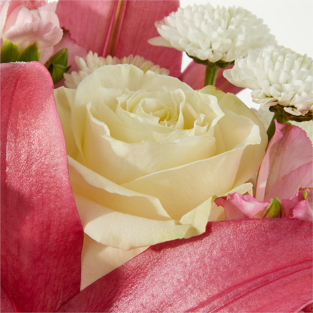 Piece of Cake Bouquet –  Beantown Florist, Everett MA